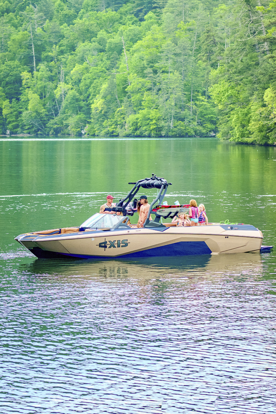 Fondo AXIS WAKE BOATS 