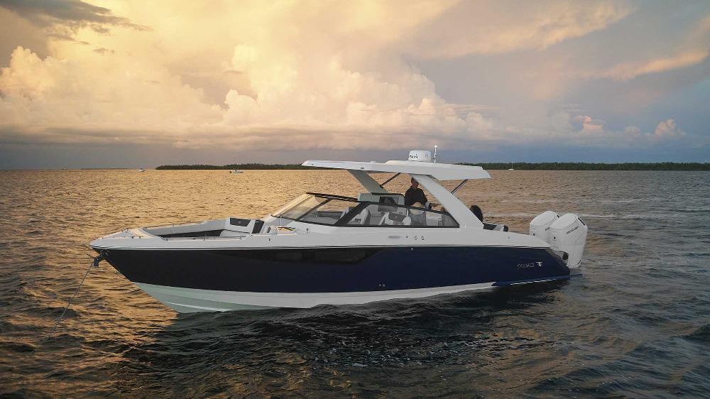 -COBALT-BOATS-R35-OUTBOARD--1750103243f7286c05f4b.jpg