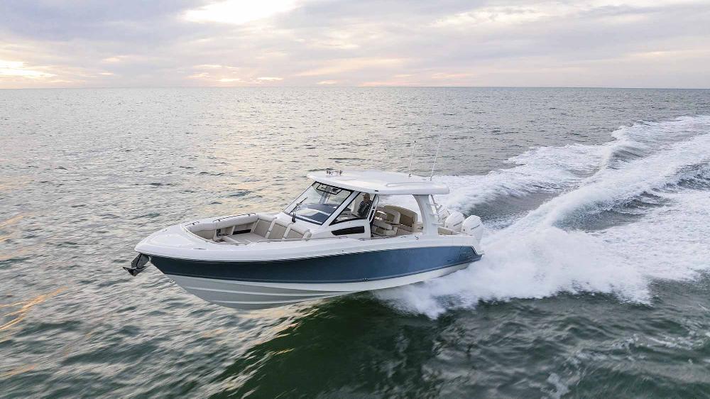 Boston-Whaler-BOSTON-WHALER-350-REALM--1749575236f0bab3a5e.jpg