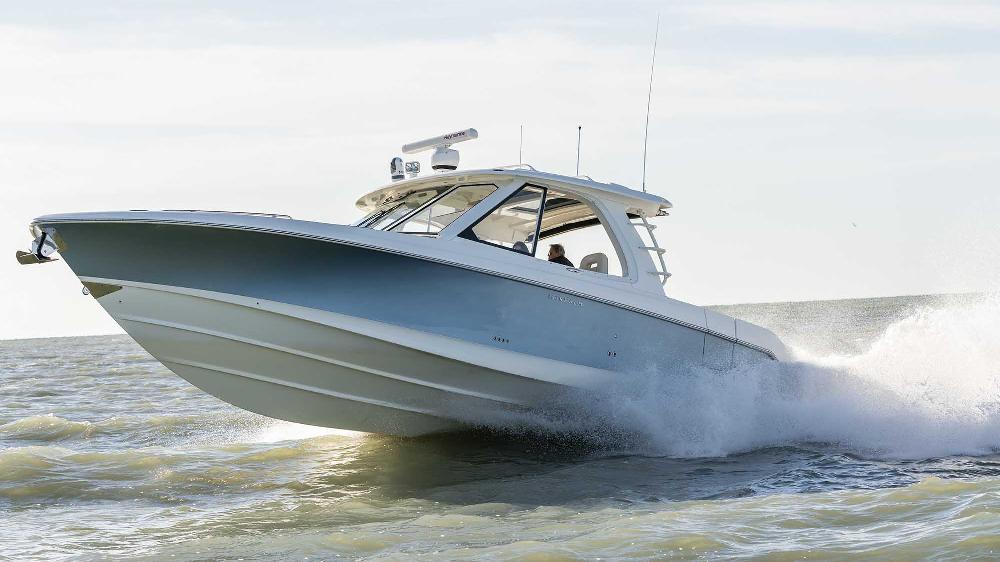Boston-Whaler-BOSTON-WHALER-380-REALM--1749584334b125bddf9.jpg