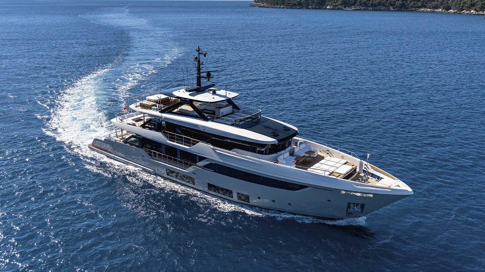 CUSTOM-LINE-CUSTOM-LINE-NAVETTA-38--17489728648dee3.jpg
