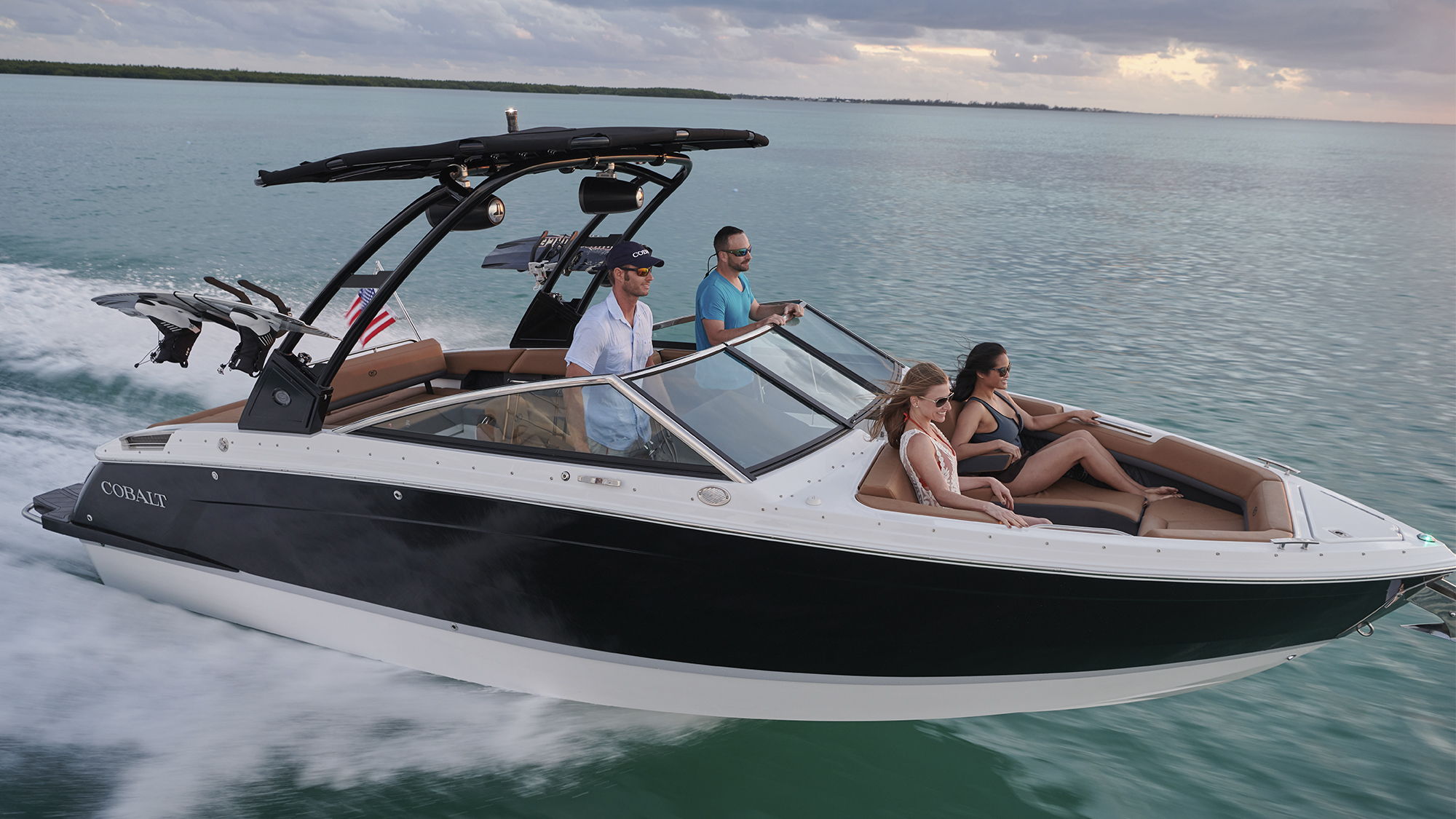 Cobalt-Boats-R6-16438577561505a.jpeg
