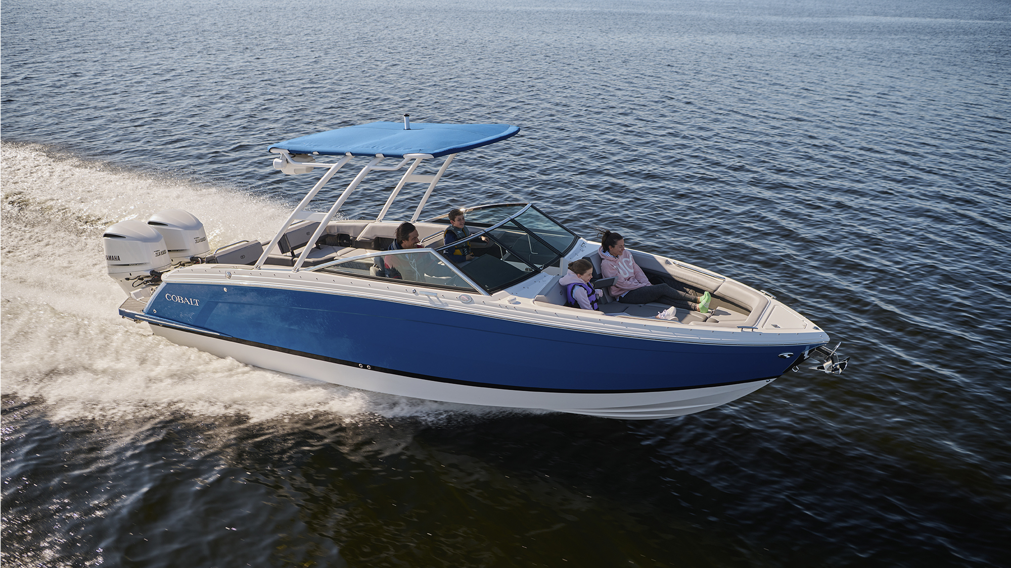 Cobalt-Boats-R8-OUTBOARD-16439465057d73b373.jpeg